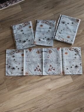 NWT Floral Table Runners Set in Light Gray and Earth Tones